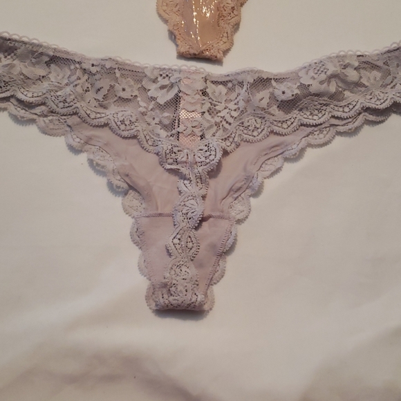 Victoria secret woman thong - Picture 3 of 5